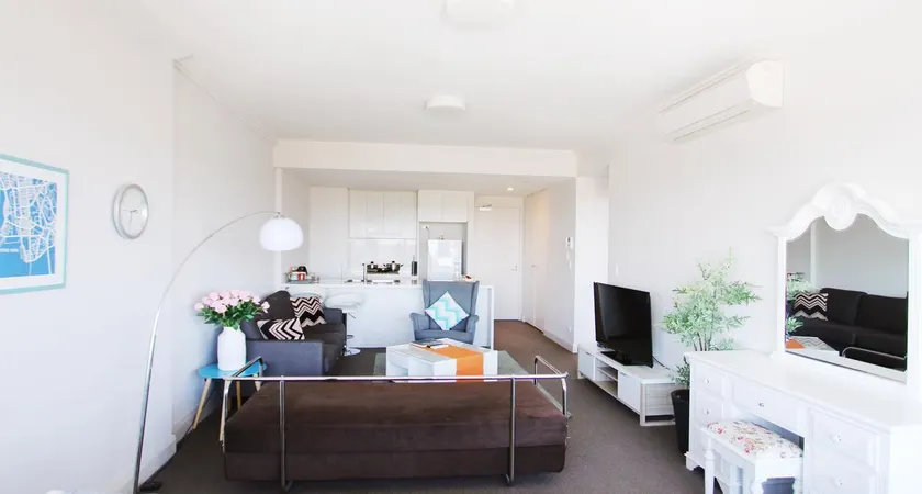 High Level Stunning View Apt @ Sydney Olympic Park - Image 1