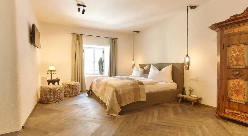 Townhouse - Image 1