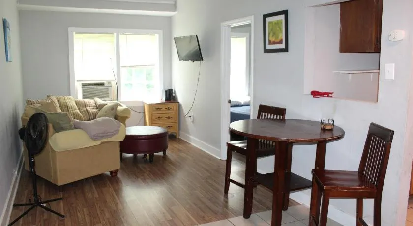 Historic Hill Apt1 - Image 1