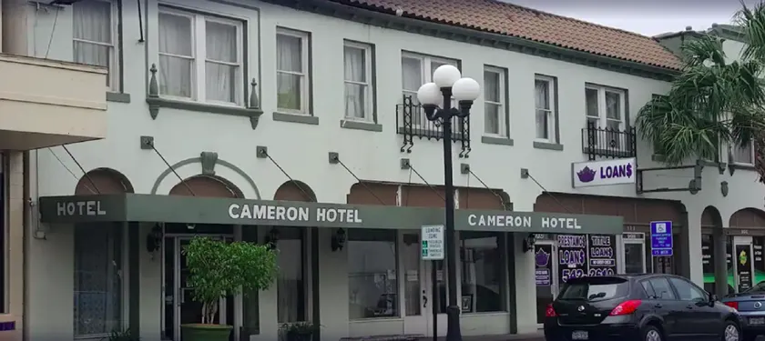 OYO Historic Cameron Hotel Brownsville I-69E - Image 1
