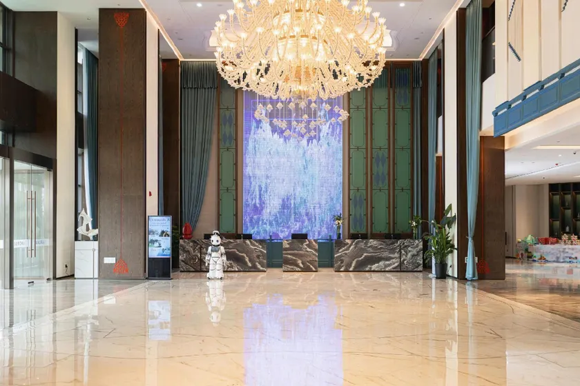 HONGJING FOURS SEASONS HOTEL - Image 1