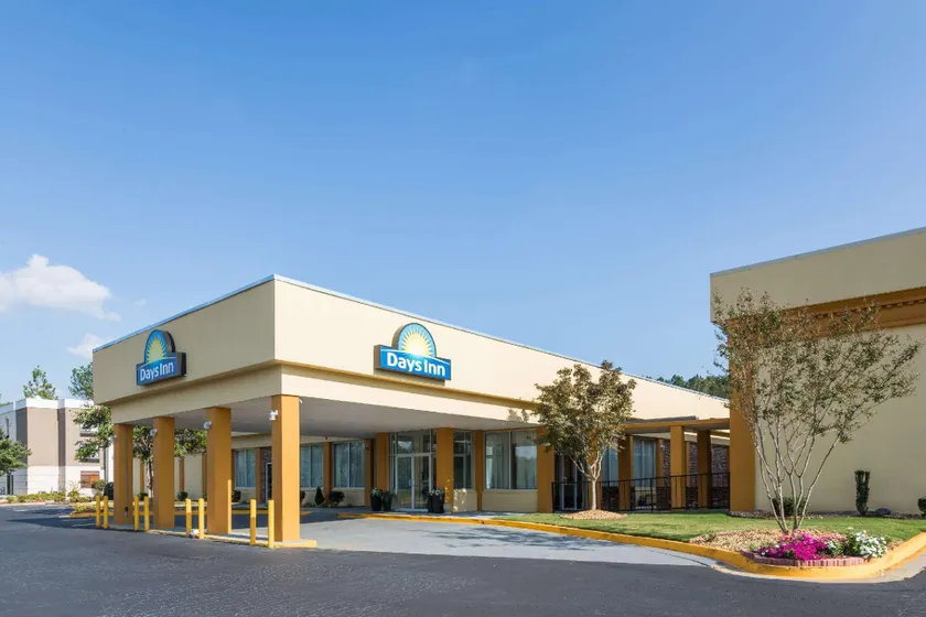 Days Inn by Wyndham Madison - Image 1