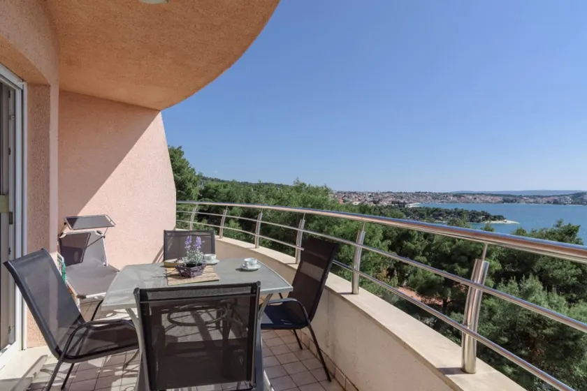 Apartment Pery A1 Trogir, Riviera Trogir - Image 1