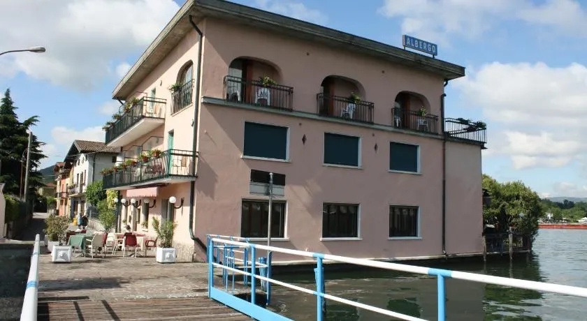 Albergo Ristorante Punta Dell'Est - Image 1