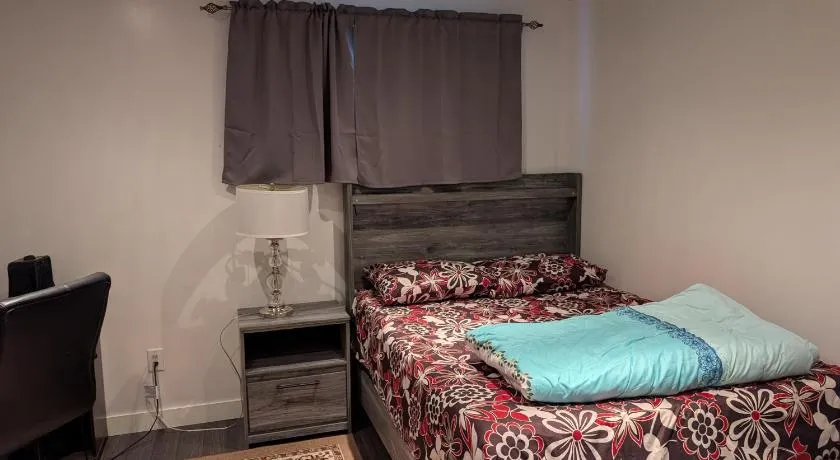 2-Room Suite in South Edmonton - Image 1
