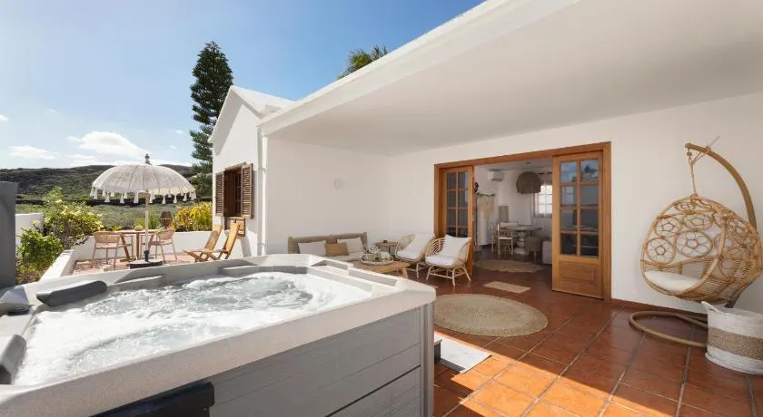 Home2Book Lanzarote Sunset & Jacuzzi House - Image 1
