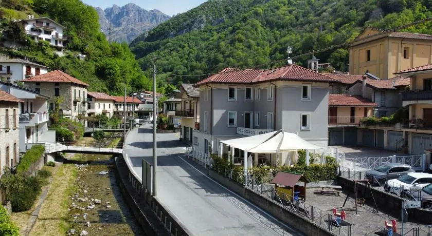 Valderf' Resort - Image 1