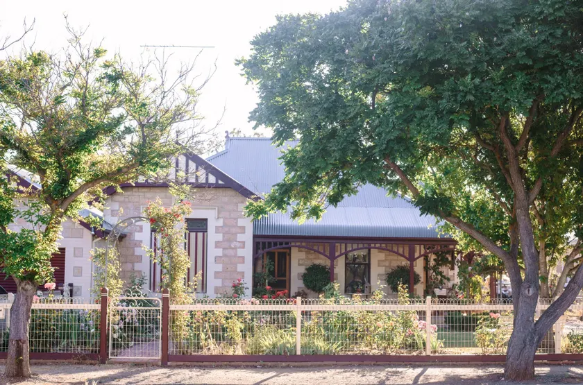 Strathbourne Accommodation - Hamilton House - Image 1