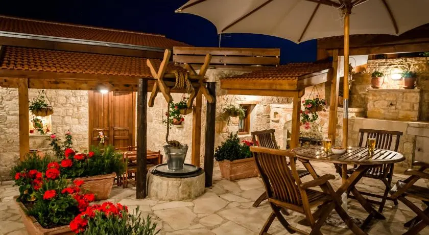 Xenios Cottages - Image 1
