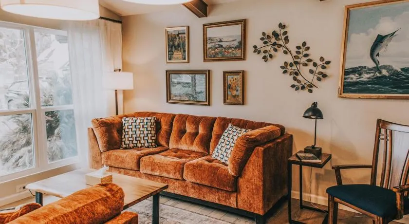 Serene Haven 3BR 2BA With 5 Beds in the Heart of Nederland - Image 1