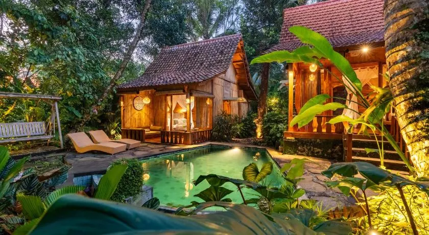 Giri Kusuma - A Sacred Spring Pool Retreats - Image 1