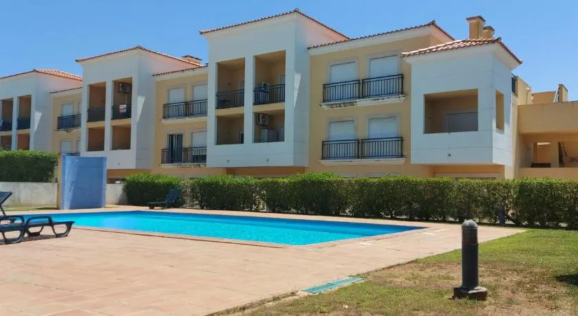 Apartamento piscina 5 minutos praia - Image 1