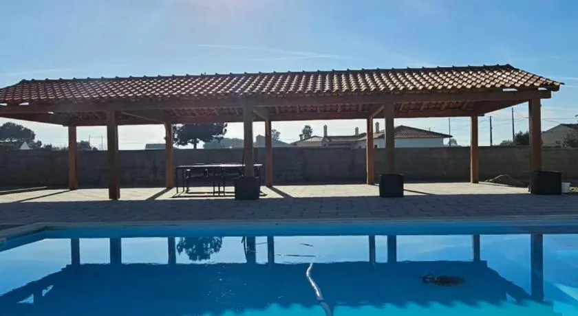 Quinta Marinhais Privada no Ribatejo com Piscina, BBQ e Animais, Perto de Lisboa - Image 1