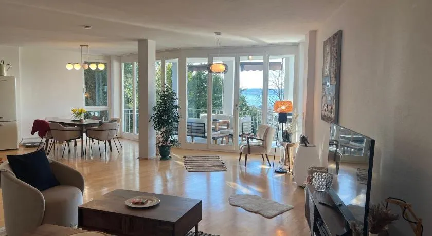 LIBORIA I Villa mit Seeblick 10min vom See - Image 1