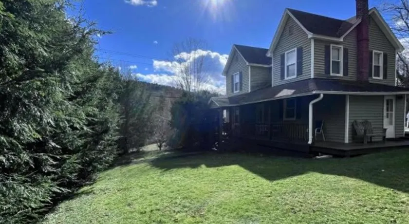 Charming Four Bedroom House - Image 1