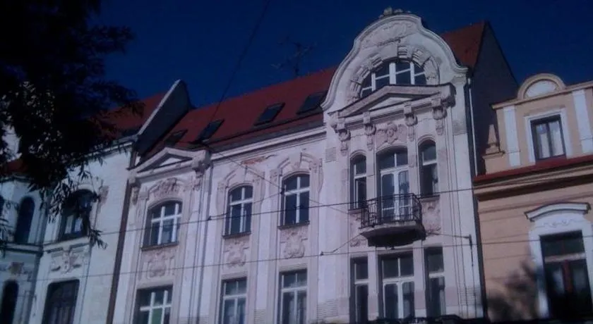 Hotel Line - Image 1