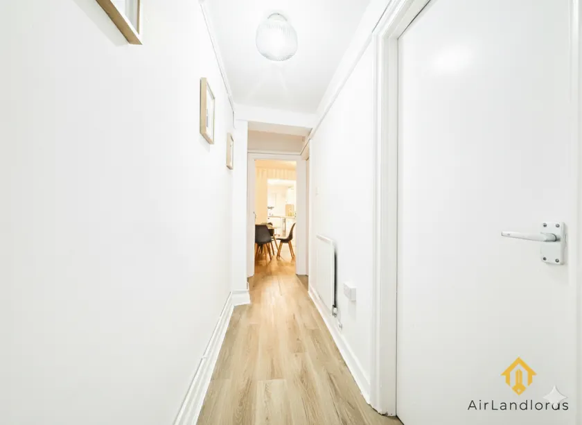 Exceptional 1 bedroom flat near Brixton Station! - Image 1