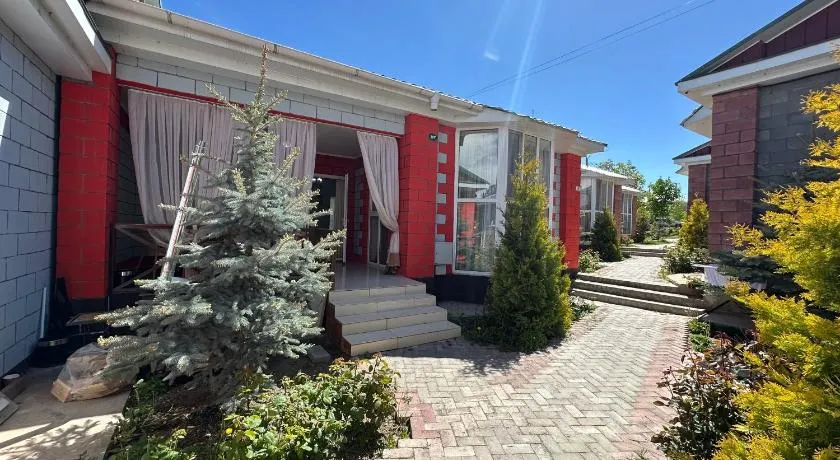Raduga West 'Emerald' Villa - Image 1