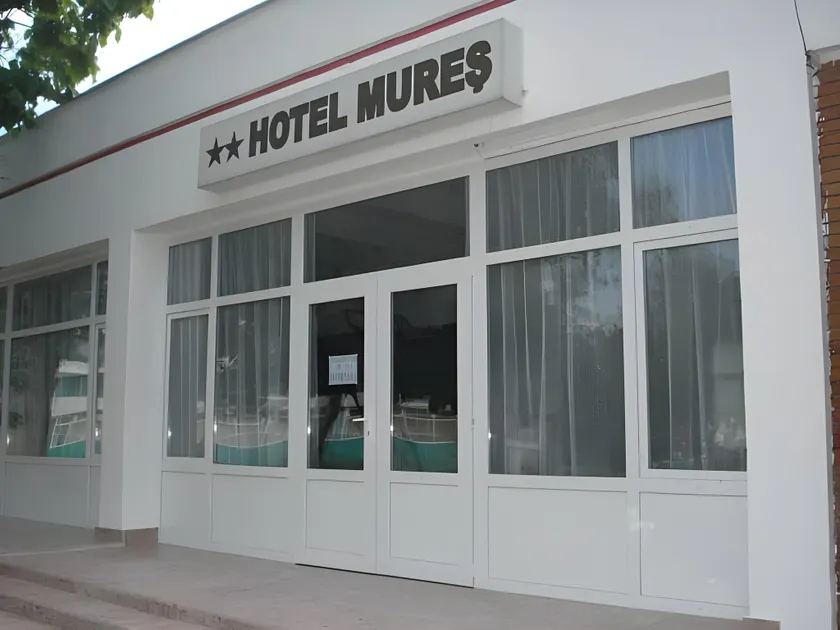 Hotel Mures - Image 1