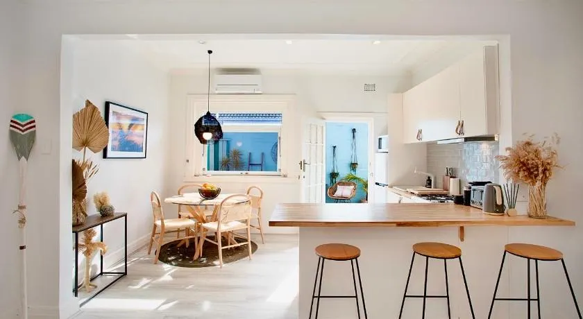 Bondi Surf Cottage - Image 1