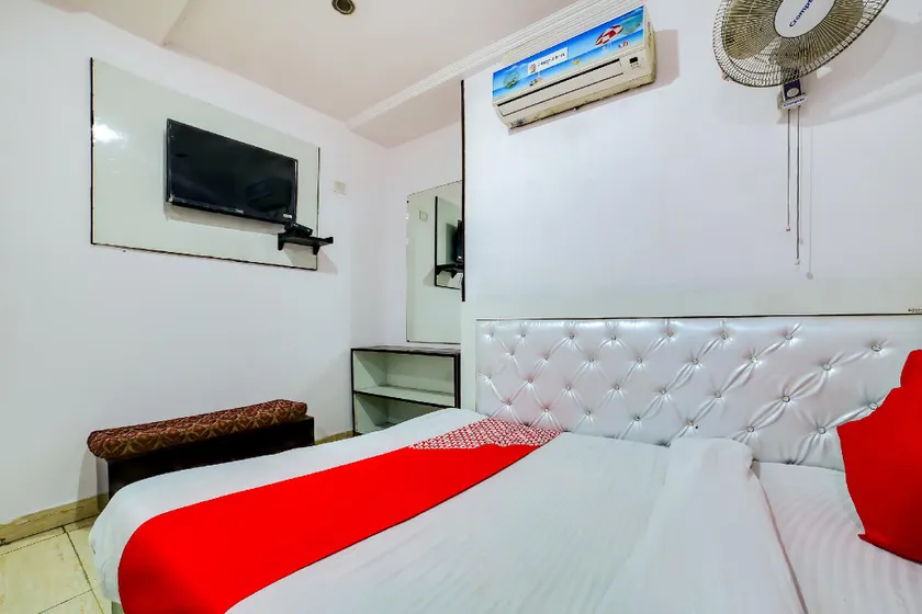 Hotel O by OYO Yes Sir Guest House - Image 1
