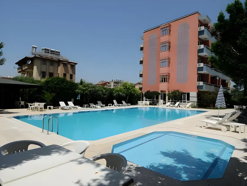 Bellissima Hotel - Image 1