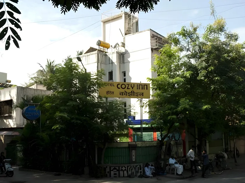 Hotel Cozy Inn - Image 1