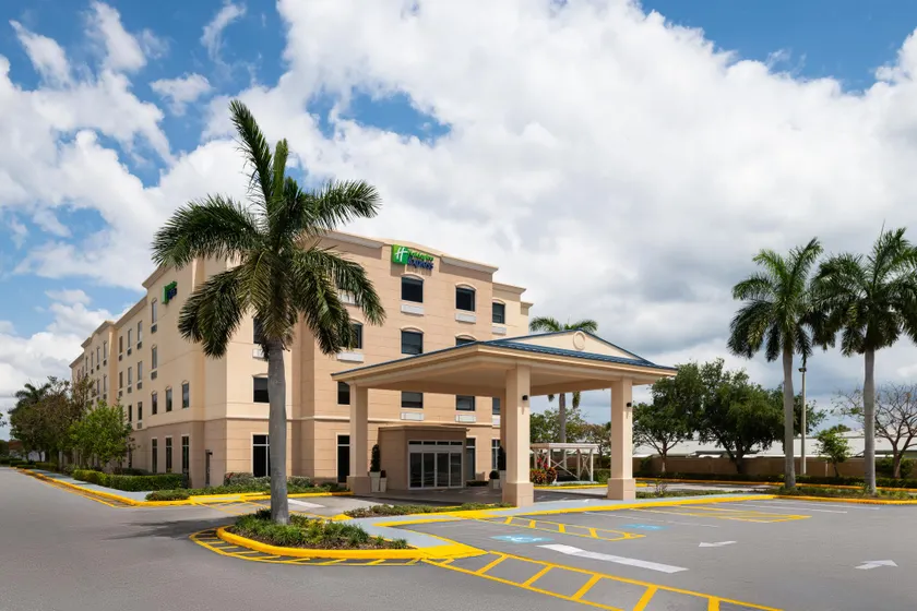 Holiday Inn Express & Suites Boynton Beach by IHG - Image 1