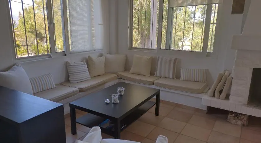 Little Villa - Image 1