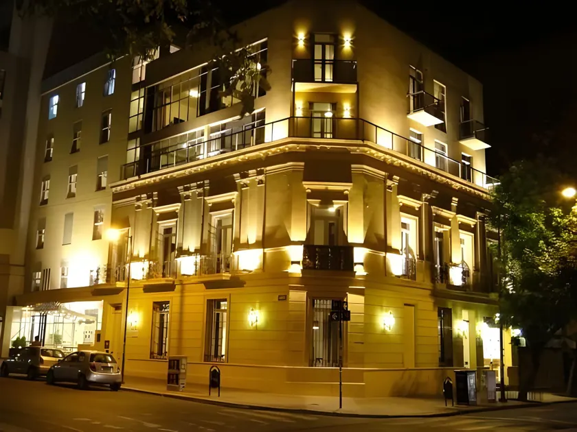 Hotel del Sol - Image 1