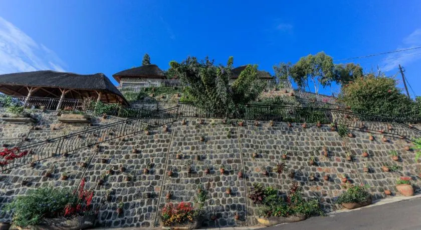 Hakuna Matata Lodge - Image 1