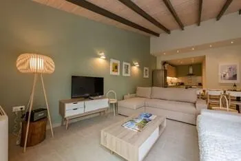 Country Home - Kalamata Villas - Image 1