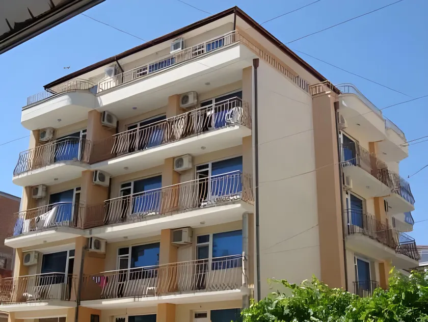 Sandor Hotel - Image 1