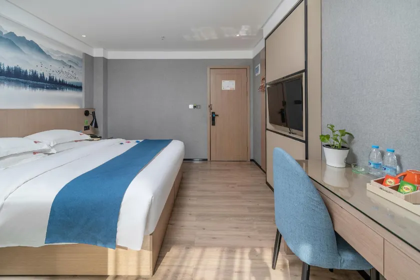 Blueprint Garden Hotel - Image 1