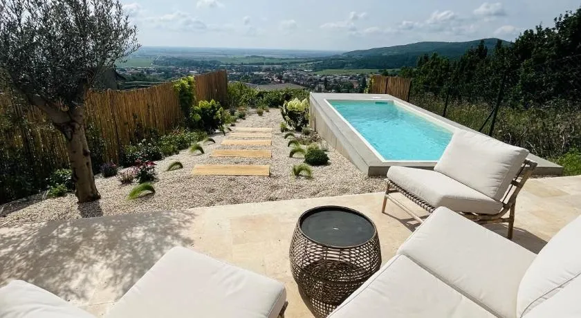 Apartment with the view and private garden - Image 1
