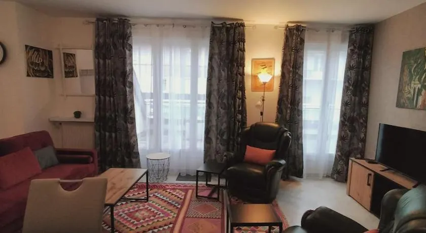Spacious flat close to the railway station - Image 1