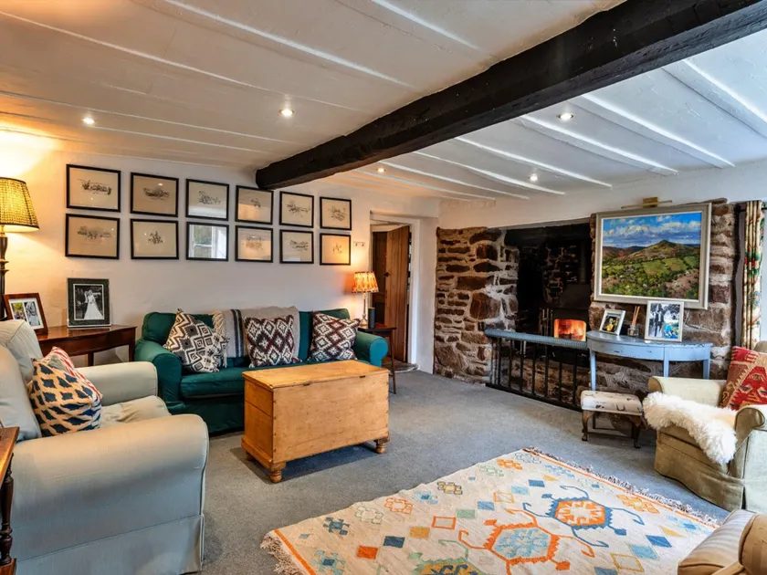 Holiday cottage with private garden, No Deposit - Image 1