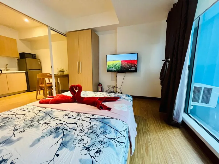 Azure Pool View w/ Netflix & Wifi Boracay Tower - Image 1