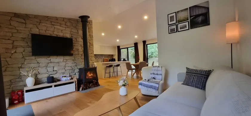 Camellia Grove Retreat - Image 1