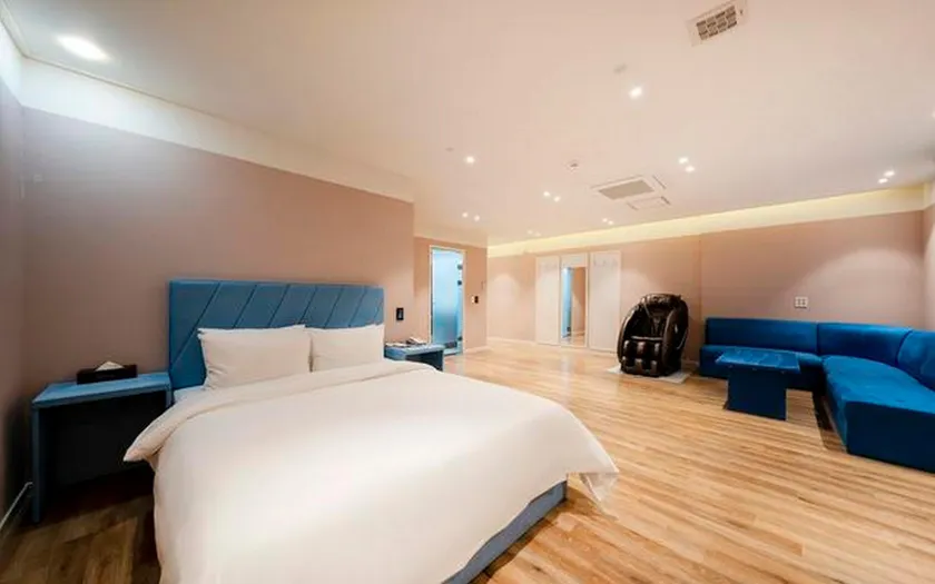 Gwangyang one Drive-in Hotel - Image 1