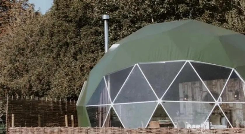 Star Gazing Dome 2 with Log Burner & Optional Hot tub - Image 1