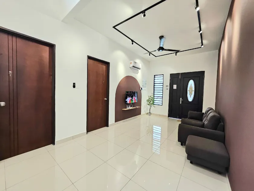 Air-home No 28 Simpang near Aulong Econsave, 3BR, 7pax, Netflix - Image 1