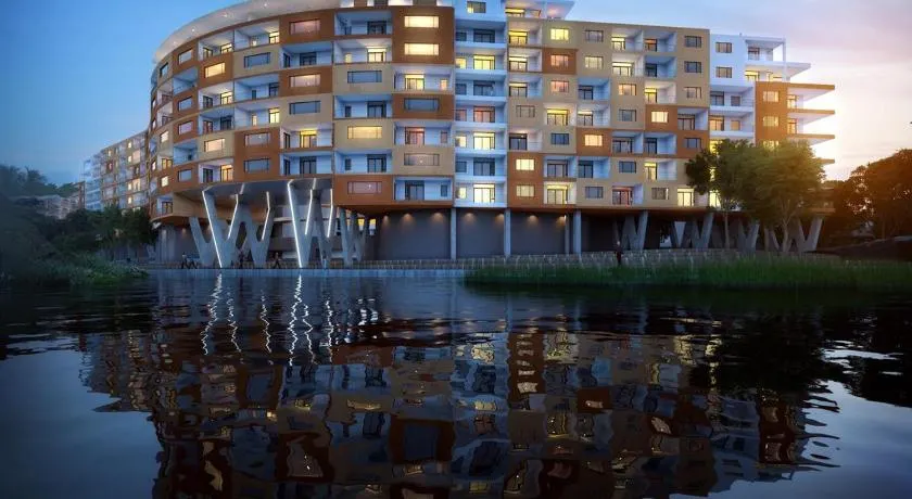 Waters Edge Apartments - Image 1