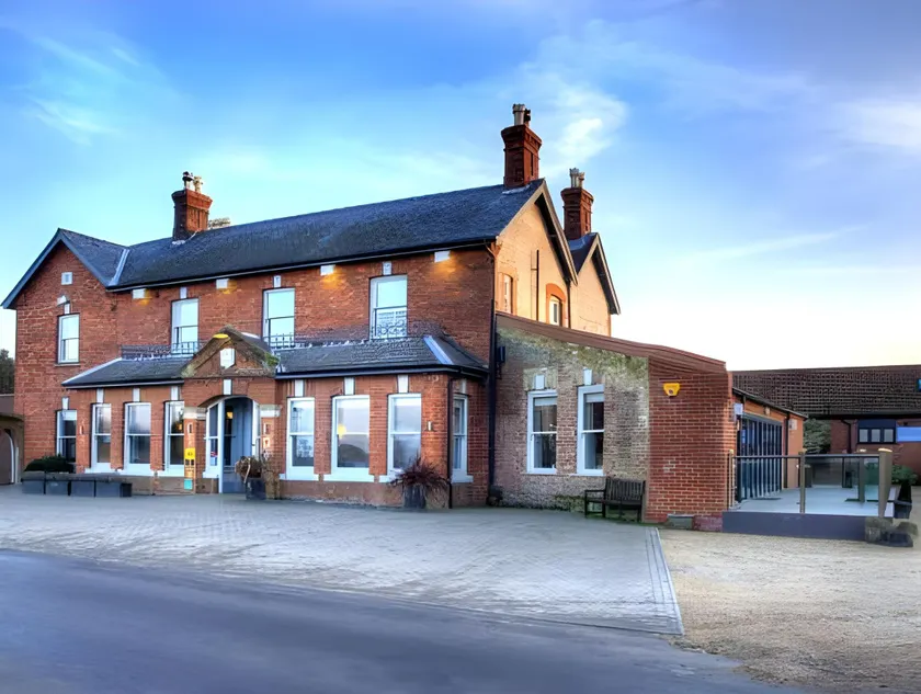 Titchwell Manor Hotel - Image 1