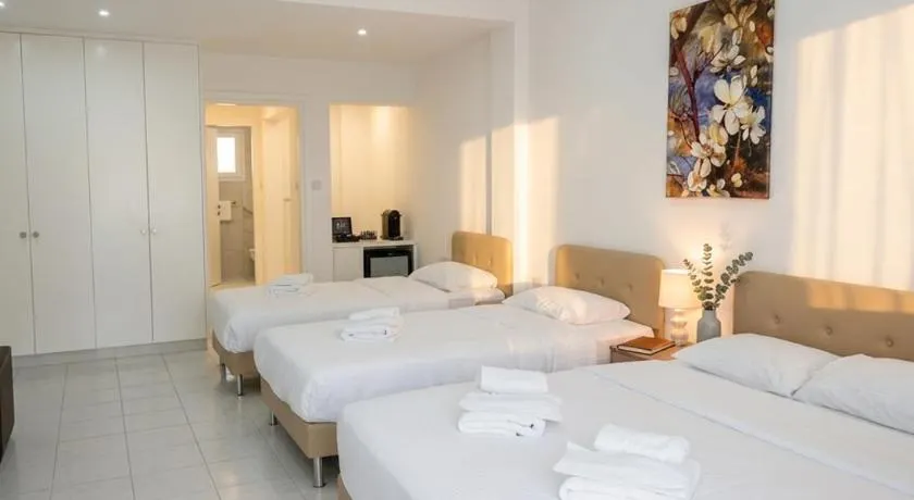 Studios with Balcony and Breakfast by Kentrikon Hotel in Old Town - Image 1