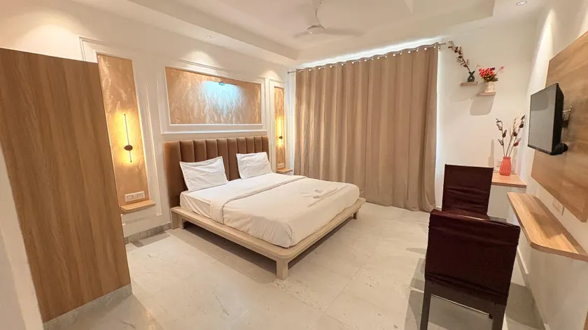 Live Inn Hotels Sector 45 - Image 1
