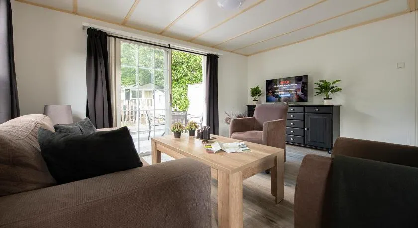 16, Geniet van de rust, natuur & gratis parkeren! - Image 1