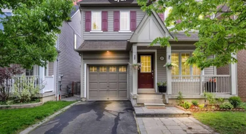 Detached 3 BR home in Ajax,On - Image 1