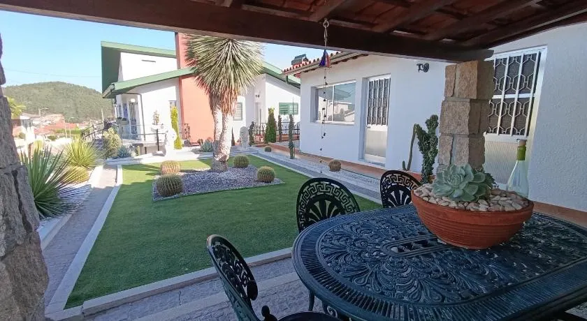 Orion Guest Villa Casais - Image 1