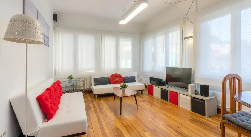Ybarra apartment by People Rentals - Image 1